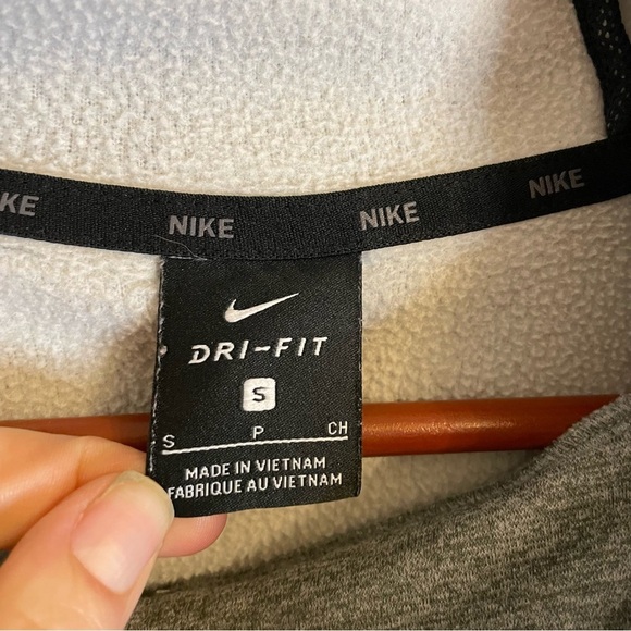 NIKE DRI FIT Men’s Gray Hoodie Hand Muff Size Small - Picture 11 of 11